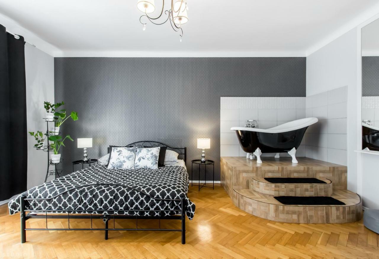 Clicktheflat Apartment Chmielna 7 Varsó Kültér fotó